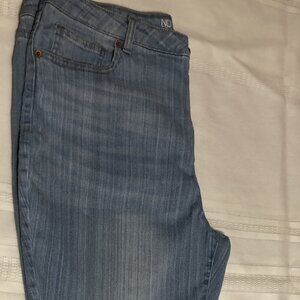 Women's No Boundaries Jeans #4049